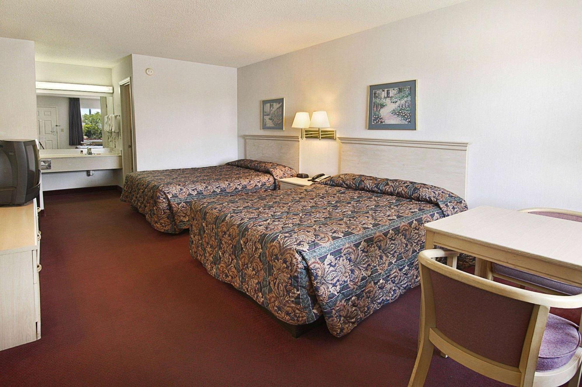 ซูเปอร์ 8 บาย วินด์แฮม ริชเบิร์ก/เชสเตอร์ แอเรีย Motel Richburg ภายนอก รูปภาพ