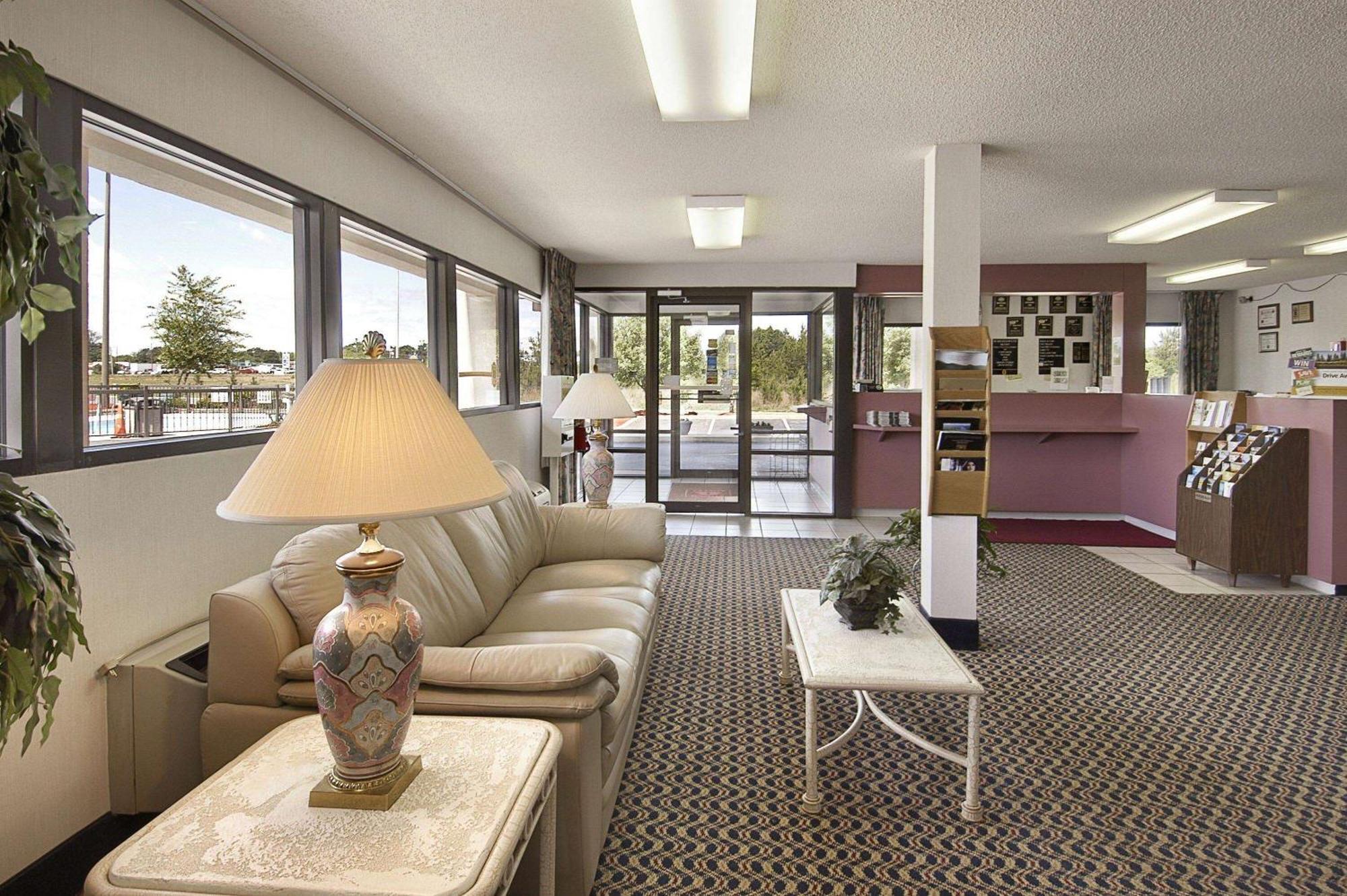 ซูเปอร์ 8 บาย วินด์แฮม ริชเบิร์ก/เชสเตอร์ แอเรีย Motel Richburg ภายนอก รูปภาพ